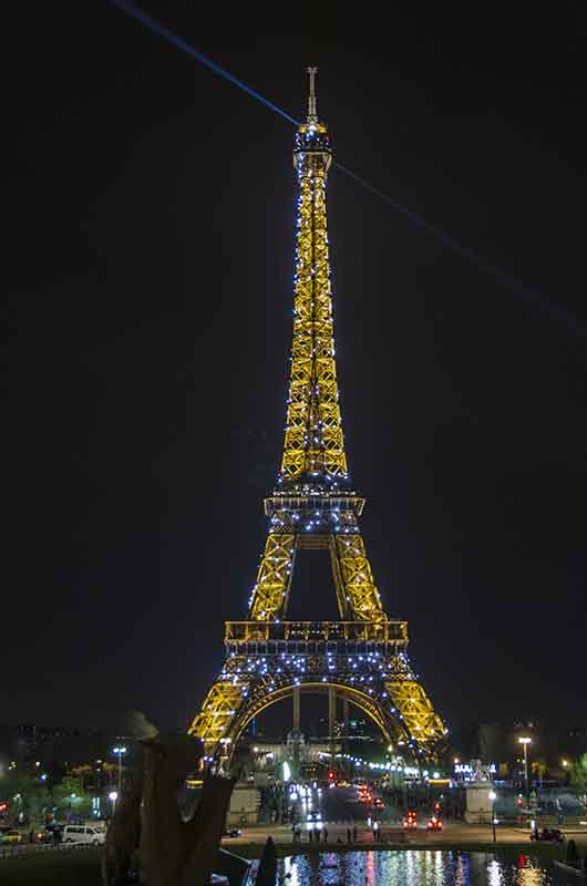 15 - Francia - Paris - torre Eiffel - imagen nocturna.jpg